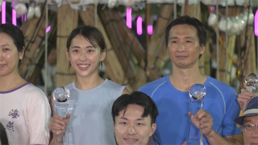 香港長州搶包山決賽! 參賽者化身「蜘蛛人」奪平安包