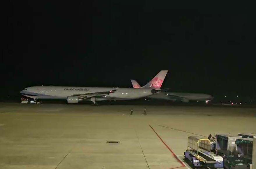華航班機馬尼拉遭擦撞 延誤9小時影響217人