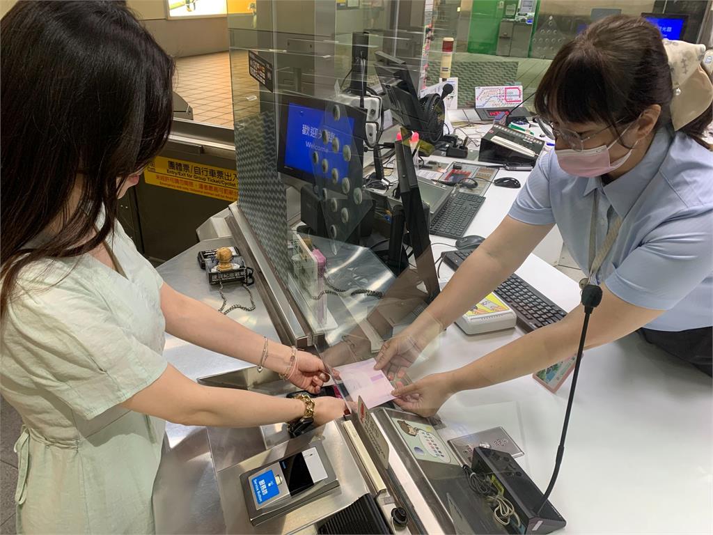 不只借傘「北捷1隱藏神物」也免費!過來人曝經歷「一票女生狂讚」:救星