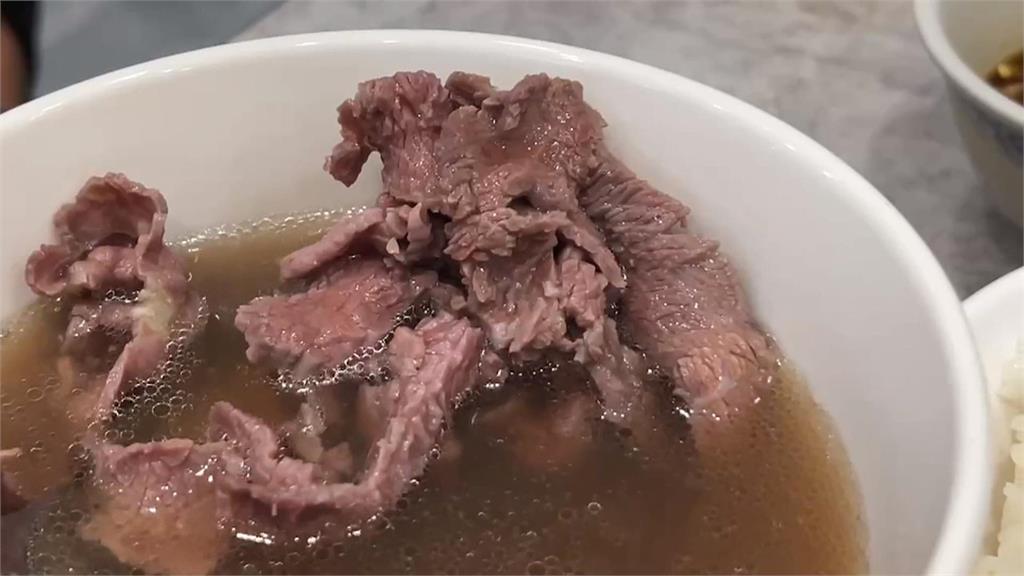台南知名餐廳驚現「加料」牛肉湯　客兩度拿到怒PO網：「感覺被欺騙」