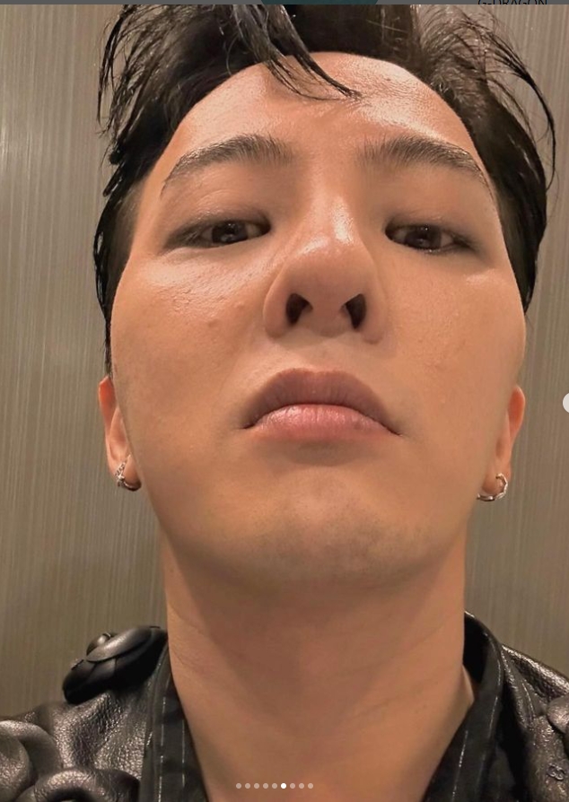 GD「原圖直出」真面目震撼流出!34歲膚況「粒粒分明」…濃厚底妝遮不住