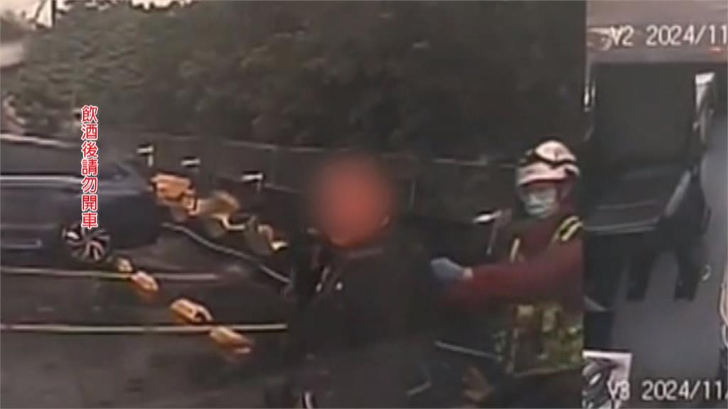 又是酒駕! 苗栗頭份男爛醉「一路逆向」撞護欄翻車