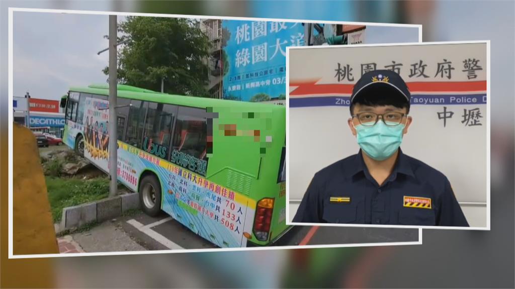 疑車子故障! 客運突失控暴衝「騎上花圃」
