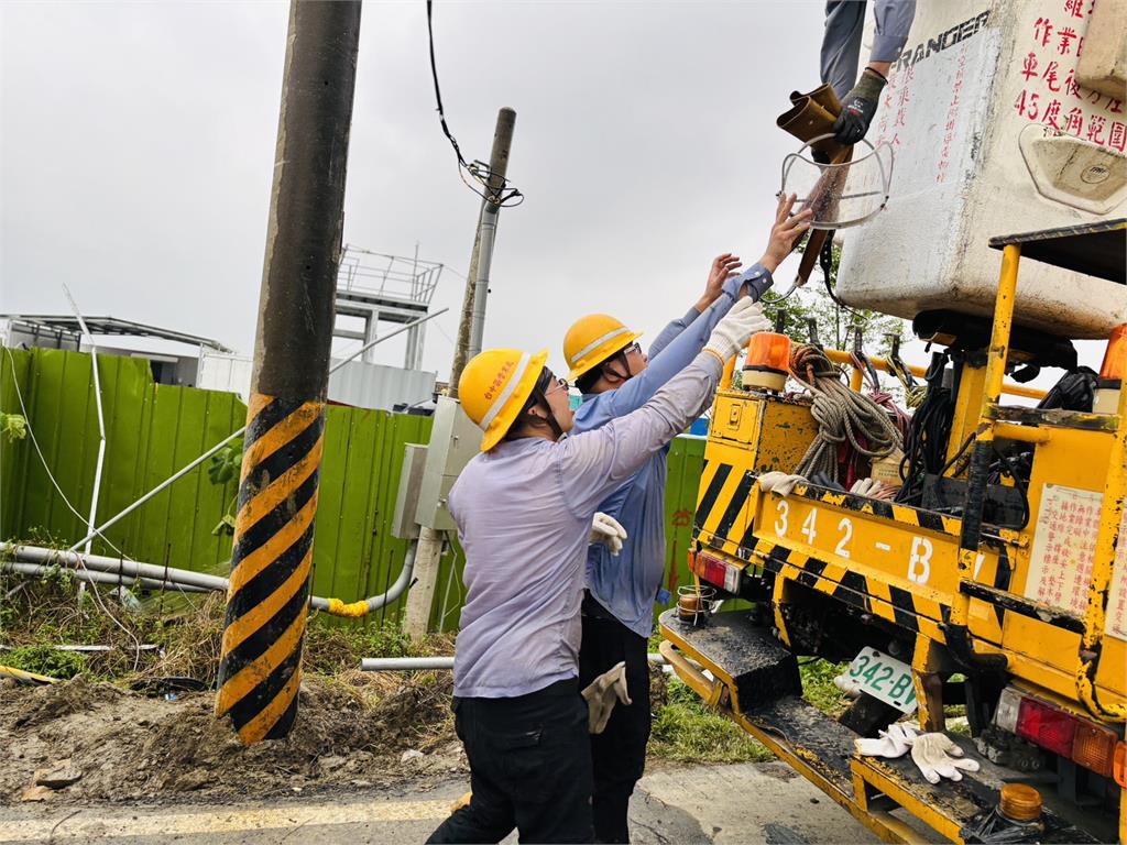 嘉義36萬停電戶全清零!台電搶修人員驚見「2棒球國手」曾奪奧運銀牌