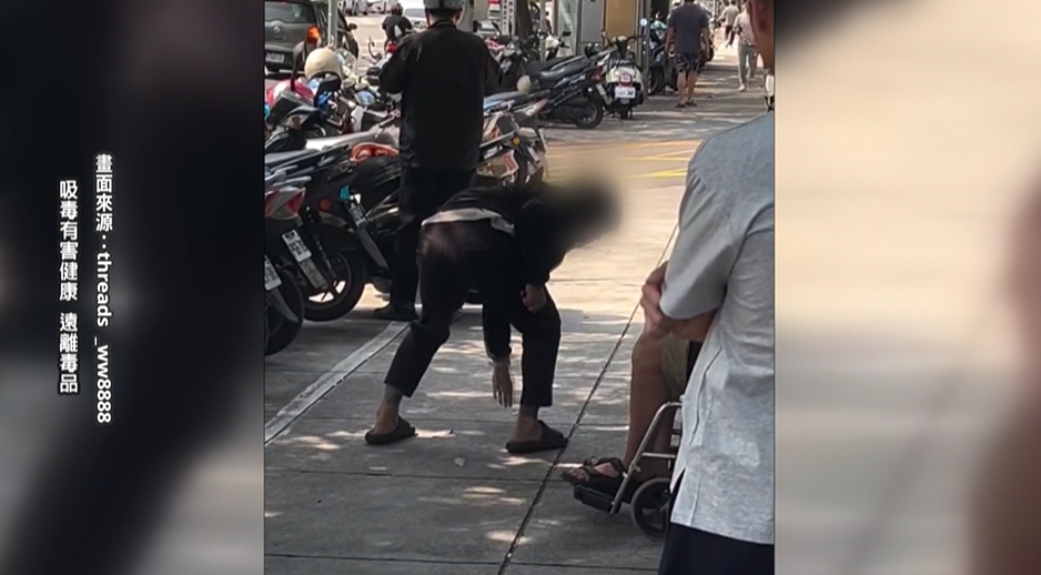 怪男軟腳趴地如喪屍站起　被疑法院前吸毒挑戰公權力
