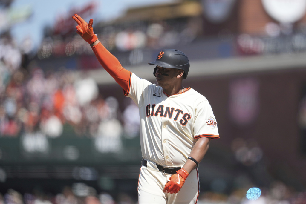 MLB(影)/紅襪巨人系列賽最後一戰 球員、總教練抗議裁判接連趕出場