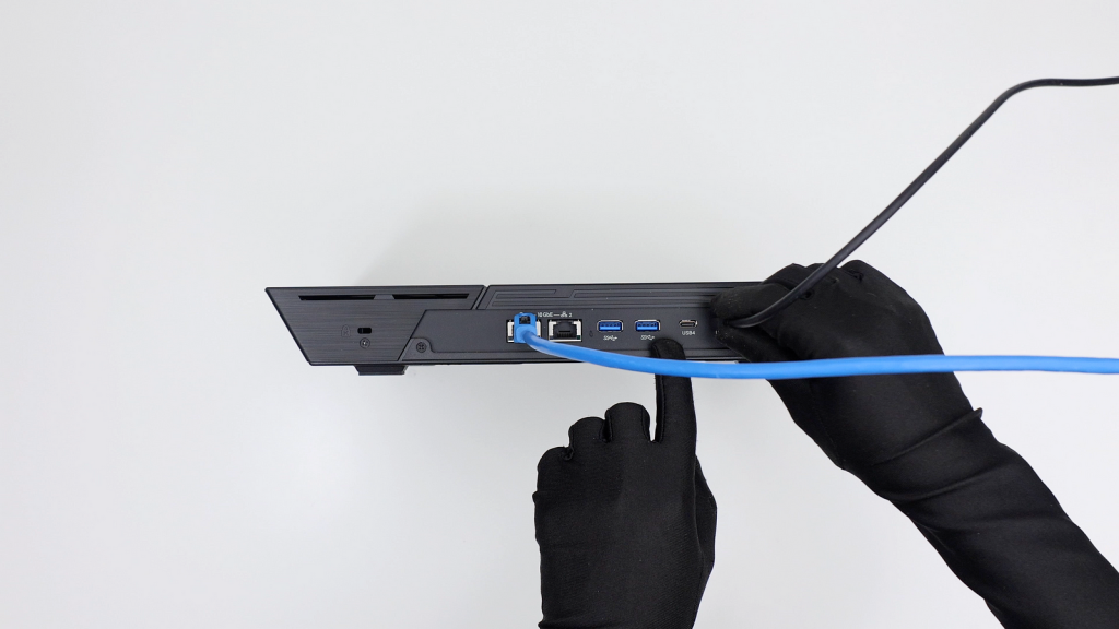 ASUSTOR FS68 系列依舊一支獨秀　12 支 M.2、雙 USB4、雙 10GbE、PCIe Gen4