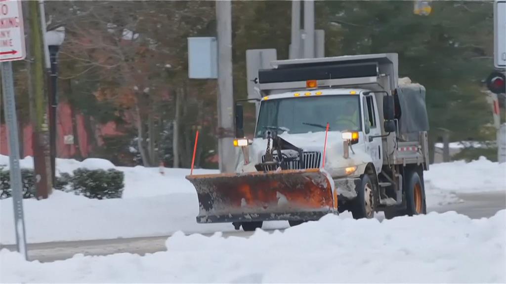 怪獸風暴橫掃美國12死 上百萬用戶停電、逾1.1萬架航班取消