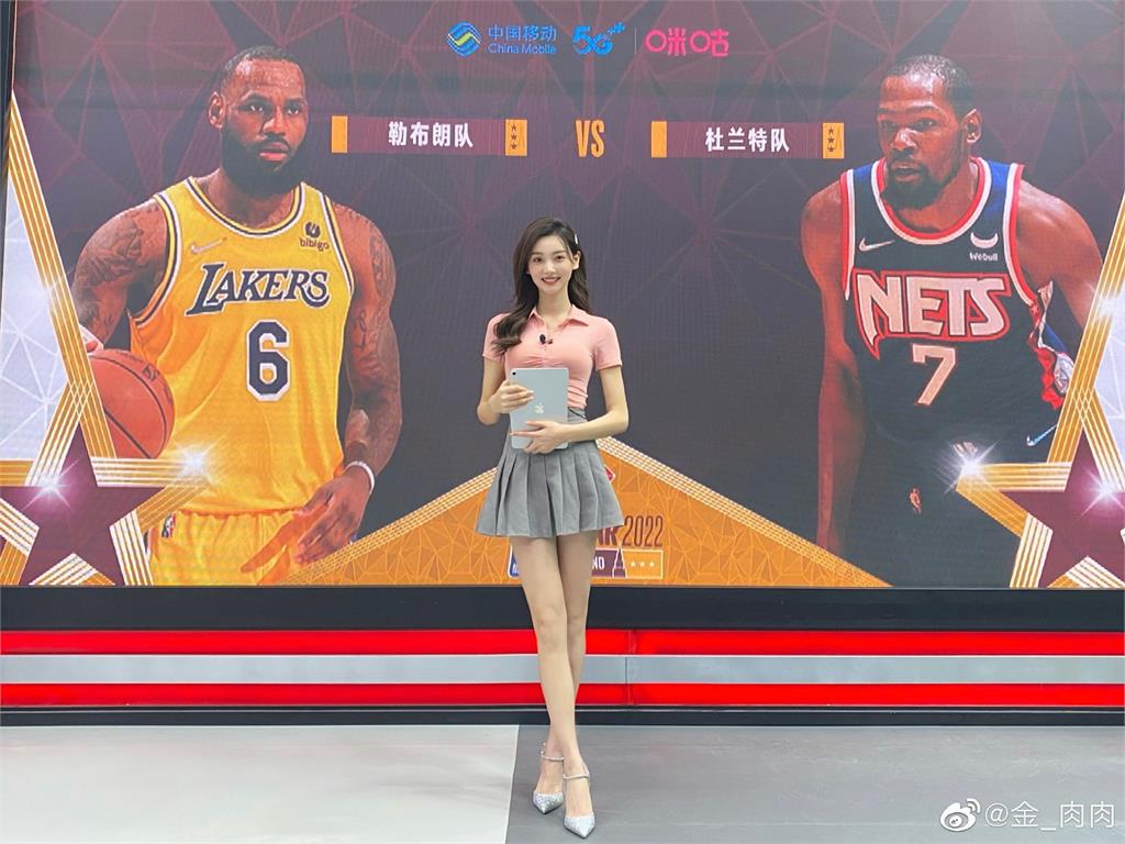 中國甜心主播傳遭導播「強掀裙子」!她急出面澄清:我是自願的