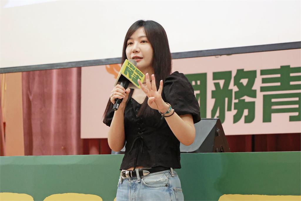 沈伯洋掃街「最強守護神」身分曝光!網挖出「她戰績太猛」嚇爛:輔選過蔡英文