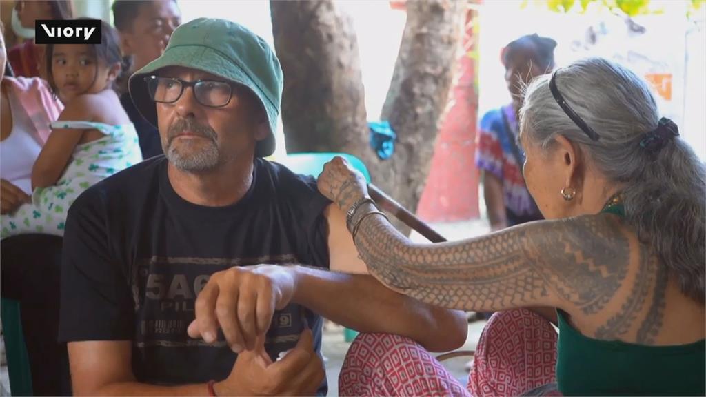 全球最年長刺青師！　菲律賓107歲女師傅堅持傳承千年技術