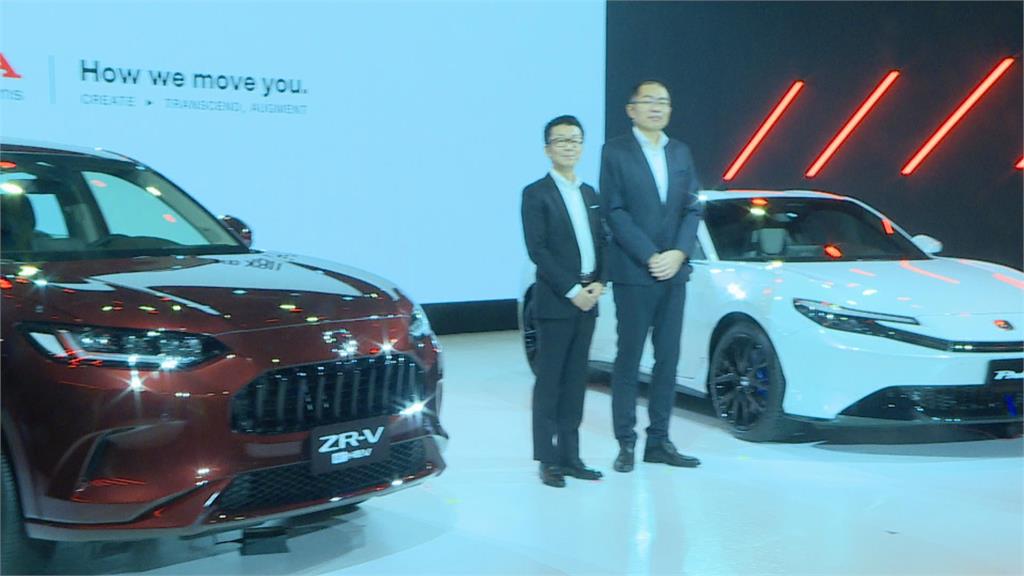 車廠齊推電動、跑車與休旅　搶攻明年車市大餅