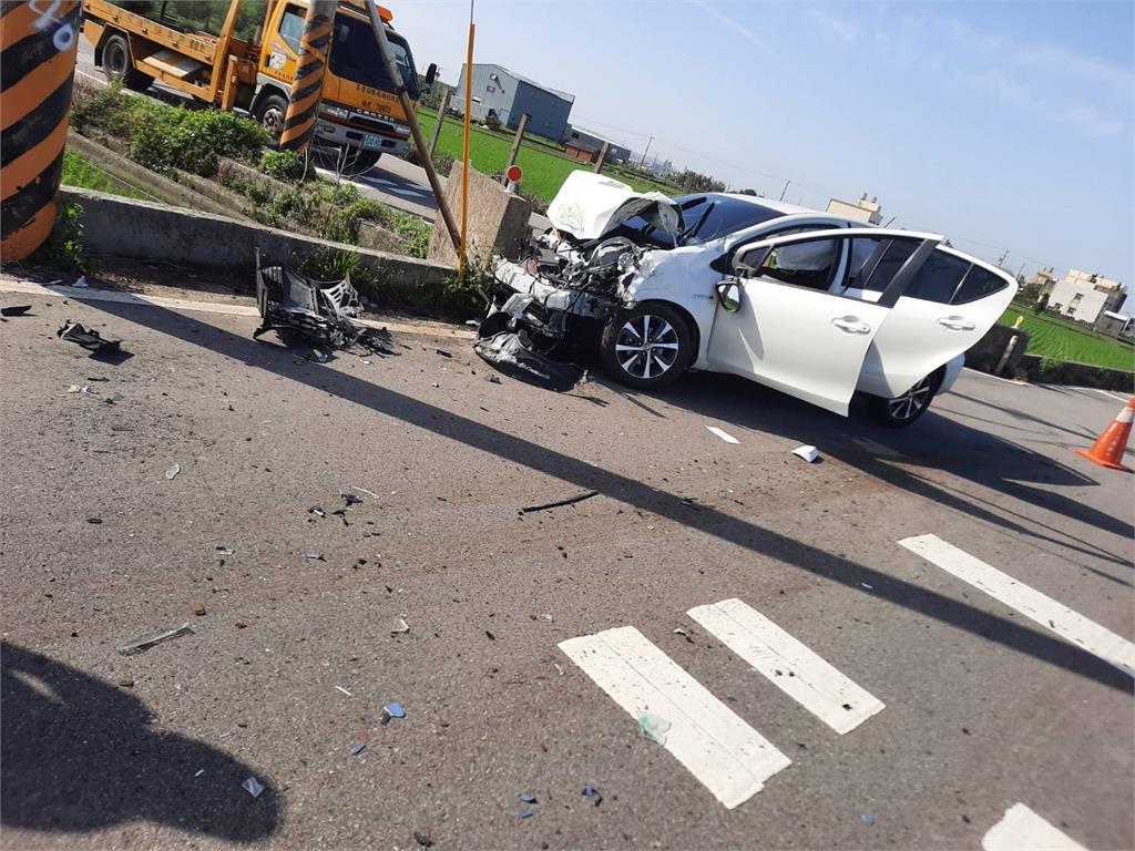國3死亡車禍!轎車追撞砂石車尾變廢鐵 駕駛傷重不治