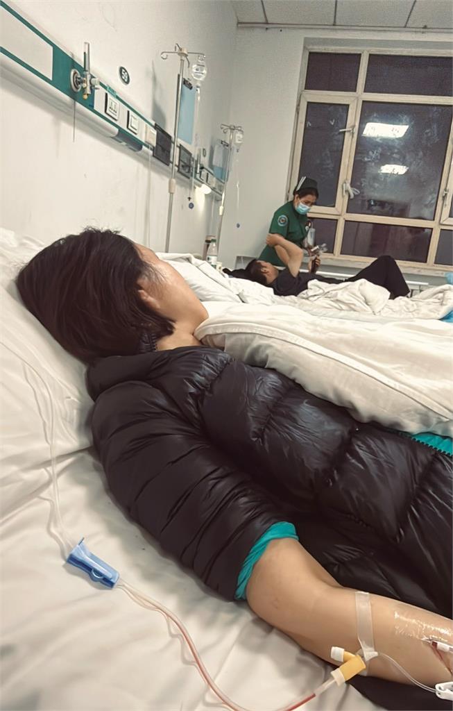 利菁新疆騎氂牛卻進急診自嘲「天譴、報應」!她PO病床照曝「真實原因」