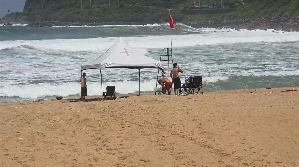 白海豚還沒來！大武崙沙灘傳意外「救生員遭浪捲走失蹤」　