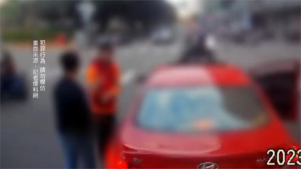 危險超車又亮槍！　垃圾車駕駛嚇壞：他食指扣在板機上