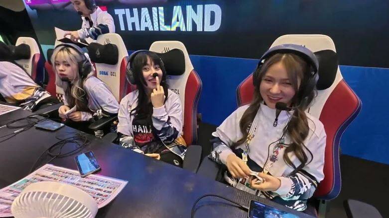 電競(影)／泰國正妹選手東運會被抓作弊後還比中指！主辦國臉丟大了立刻開鍘退賽