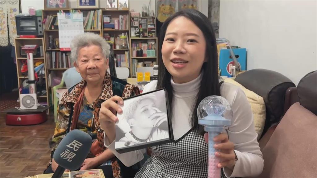 最資深追星族！　88歲阿嬤上百張巨星親簽收藏大公開