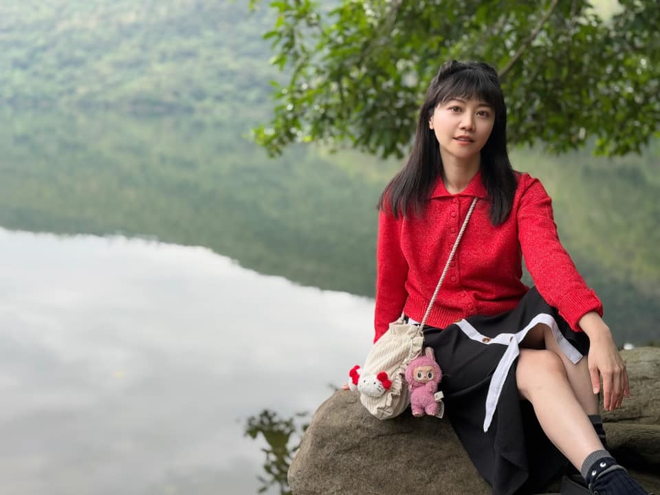 正妹瑜珈老師「原地下腰」秒變大法師!竟是高嘉瑜…驚人畫面網嚇爛:轉行了?