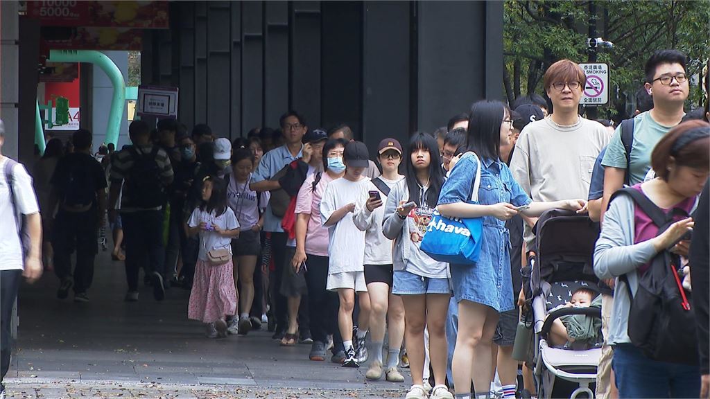 「粉紅爆炸頭皮卡丘」魅力無法擋　停賣2天終於回歸！粉絲擠爆信義區