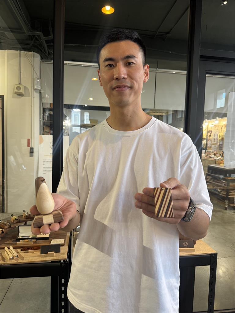 快新聞/改良日本百年工藝「寄木細工」 木作家盧秀雄父子走出一片天