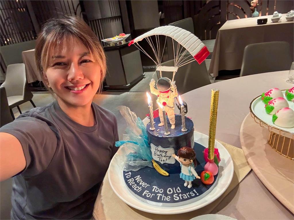 華語天后迎48歲生日！孫燕姿陪尪看電影　曝絕美近照網驚呆：不見歲月痕跡