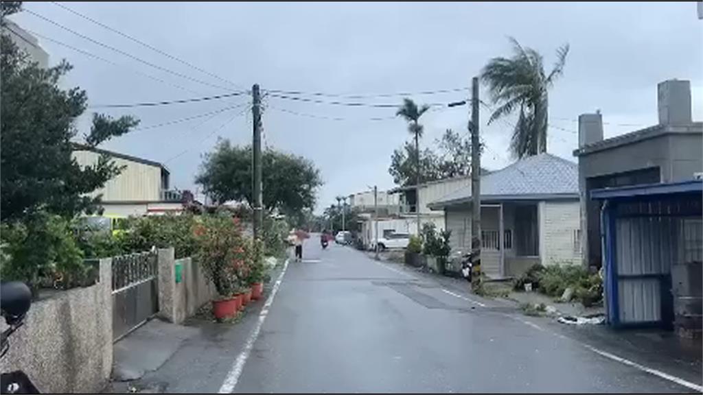 「海葵」颱風侵襲帶來強烈風雨　藝人在綠島「屋頂被吹掀」