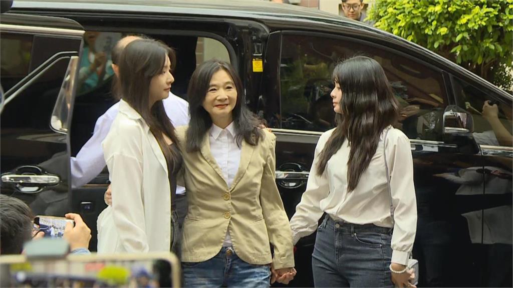 快新聞／沈慶京更慘了！「假捐款真行賄」600萬給應曉薇　中工股東告涉背信