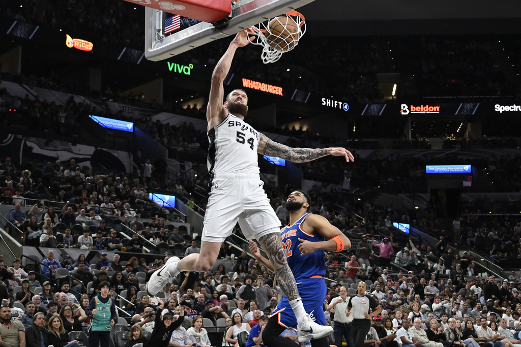 NBA(影)/19分鐘能得多少分數? 馬刺替補前鋒締造聯盟新紀錄