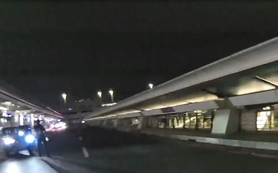 不滿違規攬客遇盤查　白牌車駕駛衝撞員警遭壓制逮捕