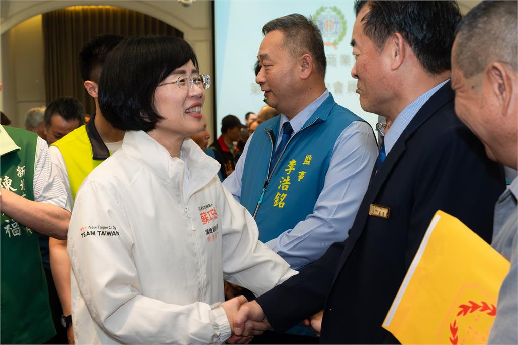 快新聞／中醫藥界力挺！ 蘇巧慧出席新北中藥商公會活動　群眾熱情喊「凍蒜」