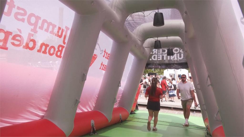 冰球王國加拿大辦世界盃 多倫多首創「漂浮足球場」