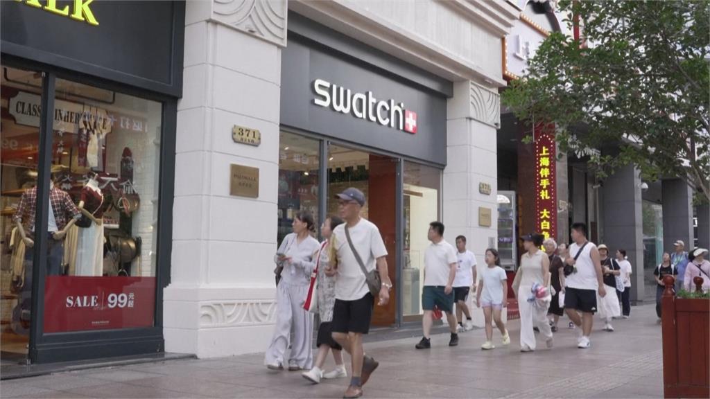 Swatch「拉眼角」廣告挨轟辱華　中國網友發起抵制