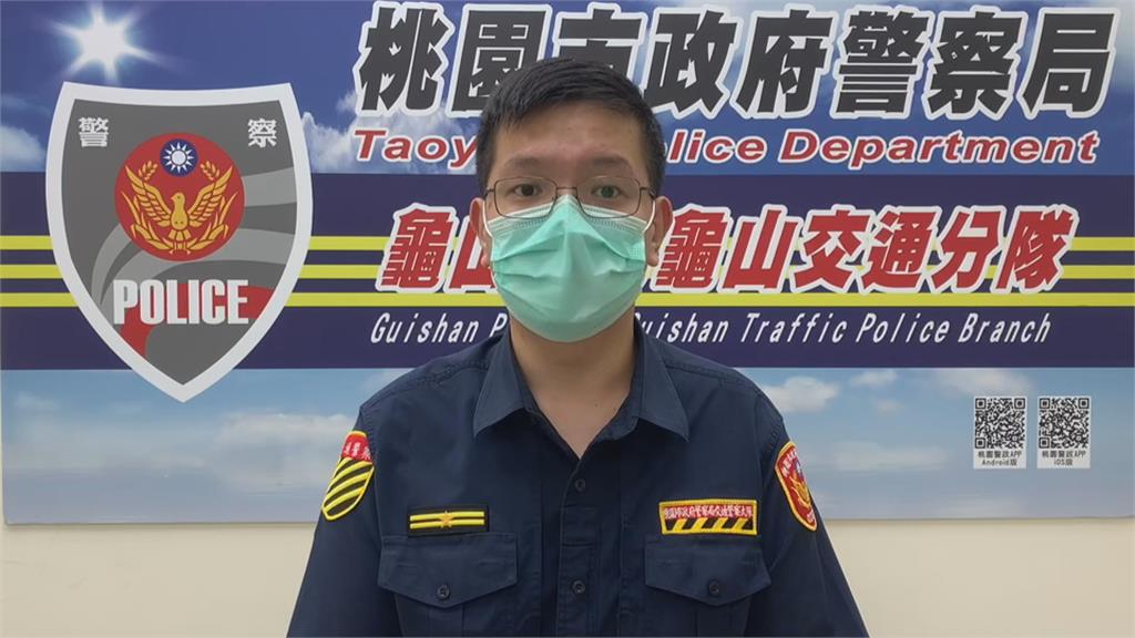 曳引車掉落「壘球大石塊」 害女騎士摔車慘死