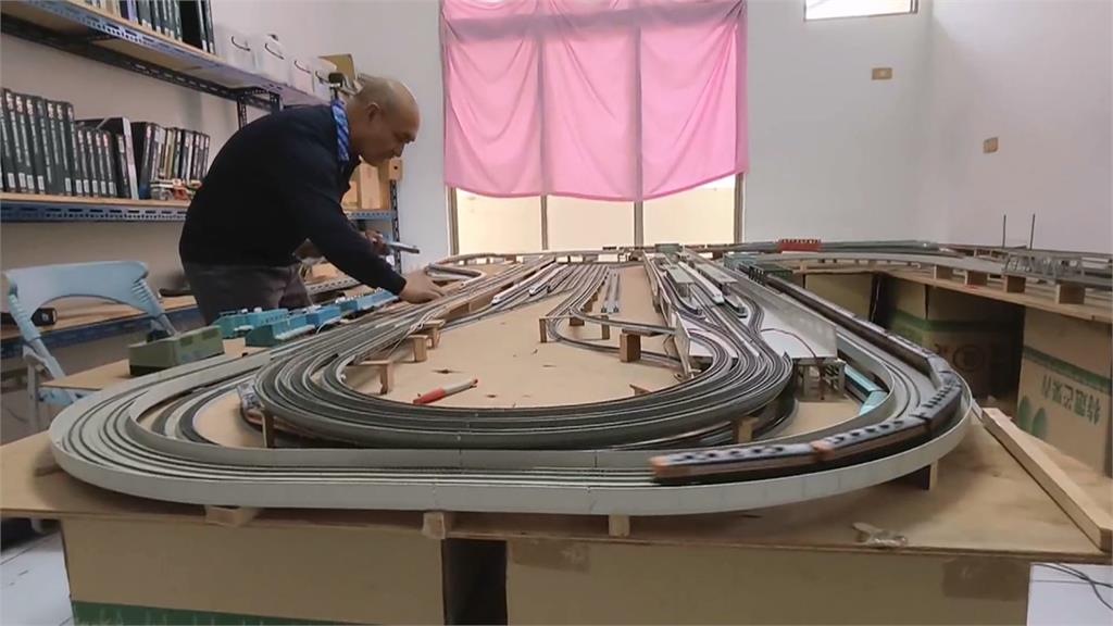 阿公疼孫打造「迷你鐵道園區」　縮小150倍巧奪天工