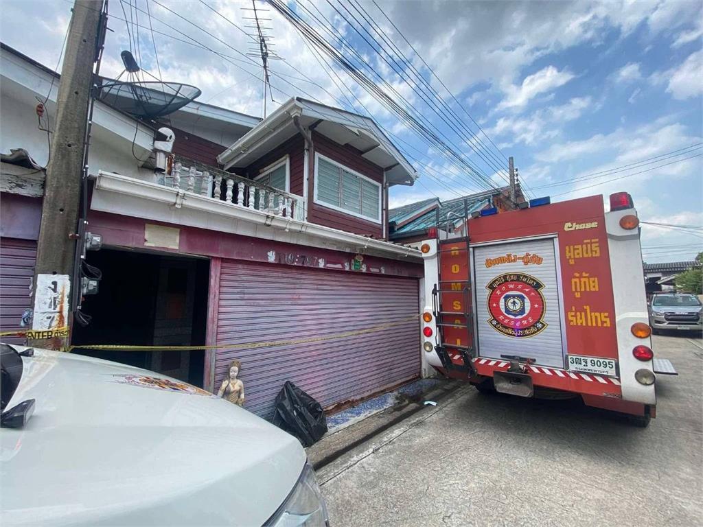 泰男殘忍弒母「水泥封屍」藏浴缸2週！警破門「惡臭滲出」駭人血案畫面曝光　