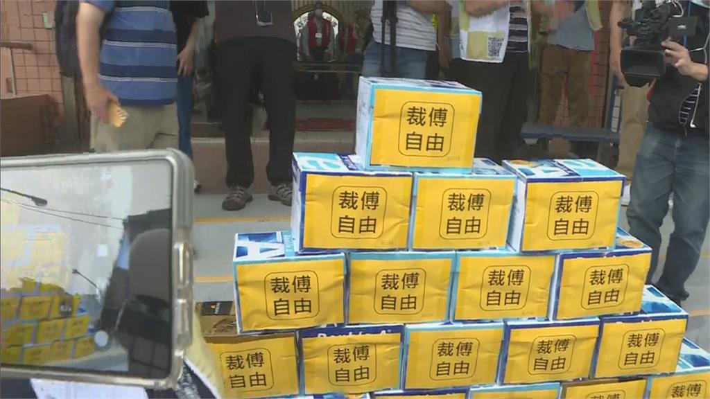 快新聞/裁傅自由!罷免傅崐萁二階送出32777份連署書 八炯不捨志工們忍受謾罵