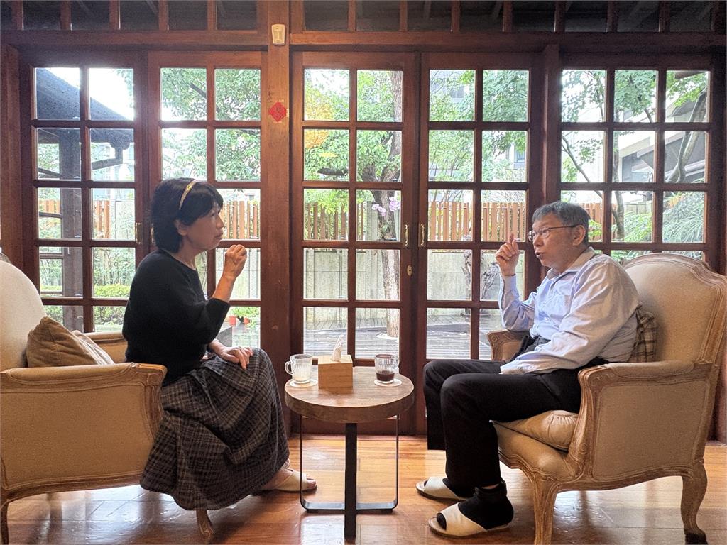 柯文哲、陳佩琪私下迷路「當場求救」！瞄到路人「真實反應」：很多人懷疑…