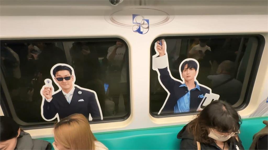 Ｓｕｐｅｒ　Ｊｕｎｉｏｒ高雄連唱3天　港都點亮藍色燈海應援