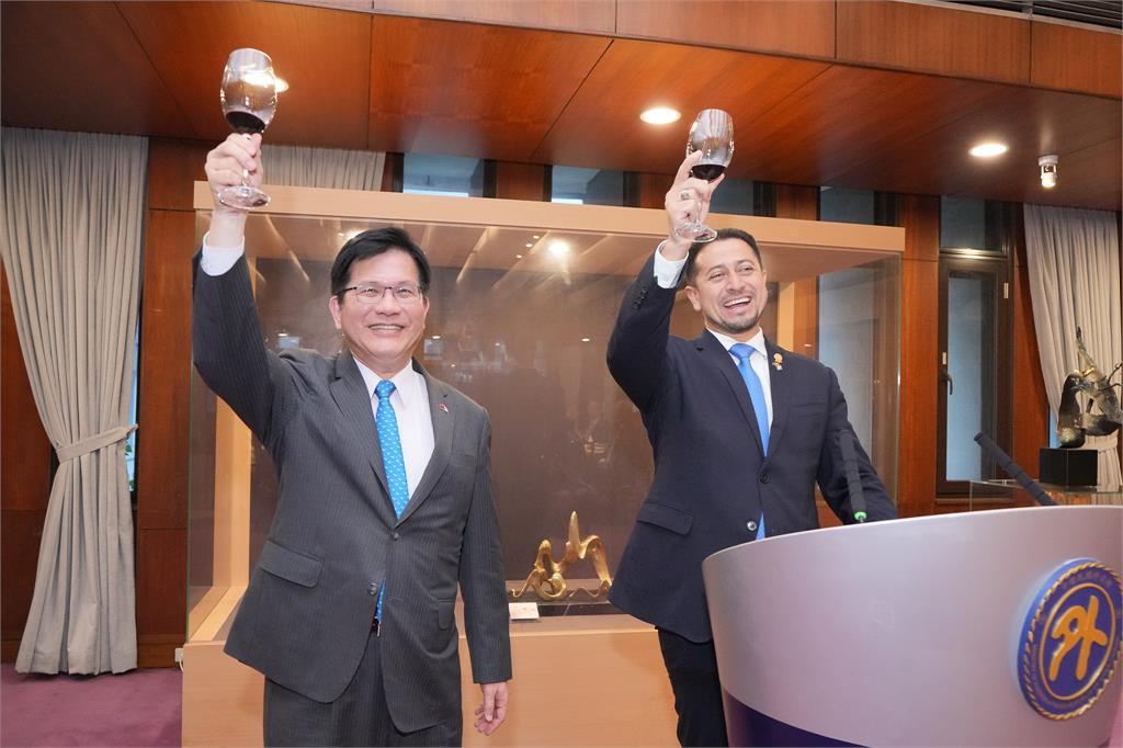 快新聞/陪同瓜地馬拉議長晉見賴總統 林佳龍期許:官民合作實現台瓜共榮