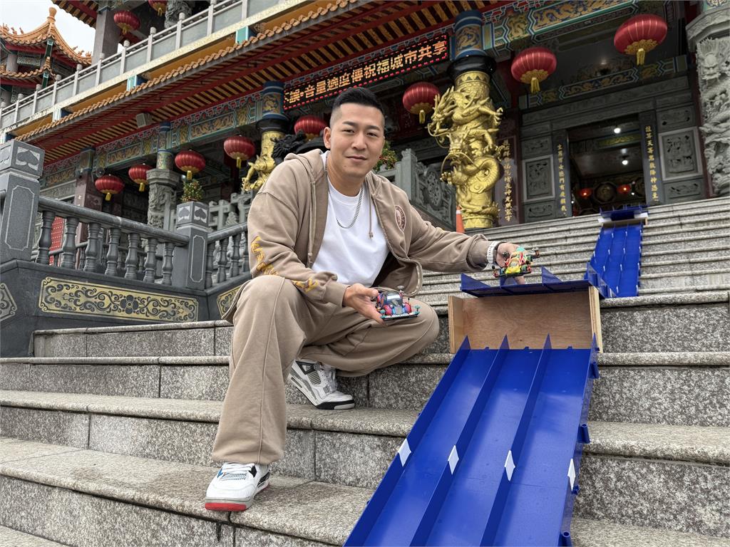 草爺挑戰台灣首次！神行盃5千米四驅車軌道鋪進護國宮廟埕