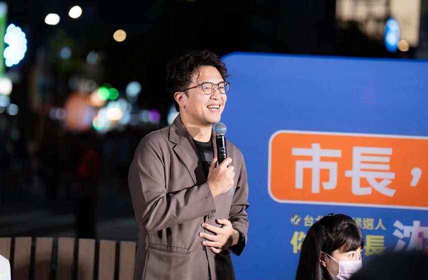 快新聞／沈伯洋不怕被市民考倒！首場肥皂箱快閃收破百意見表　將持續研究新政策