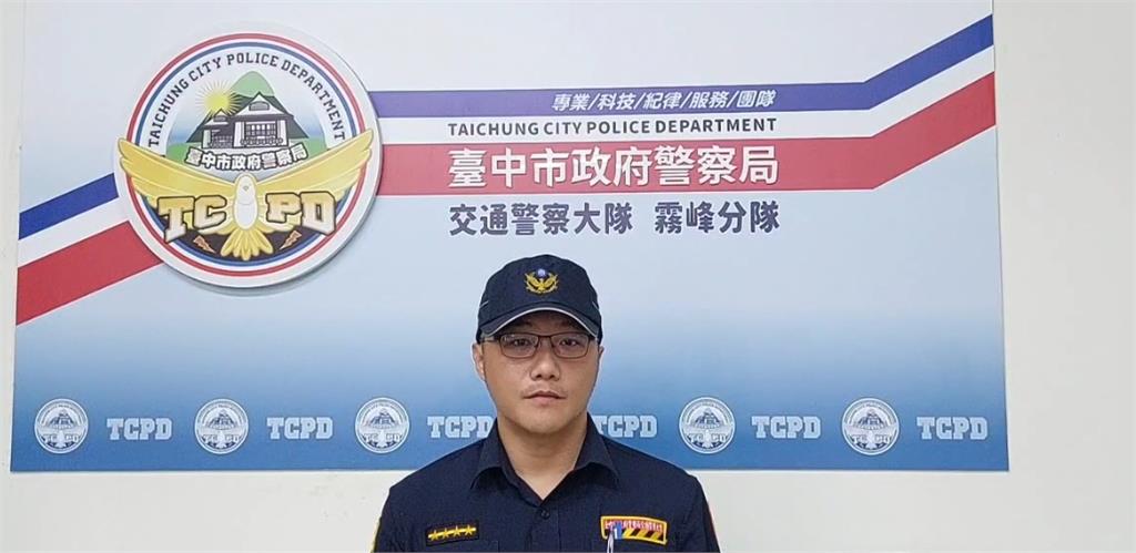 有影/台74自撞分隔島! 女駕駛下車竟「翩翩起舞」一邊大啖火龍果