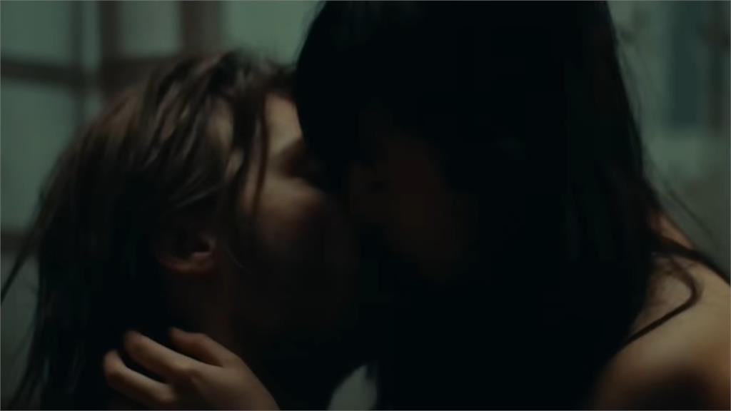 木村拓哉女兒全脫了「狂吻男星」激情躺床畫面曝!日網看傻:不意外
