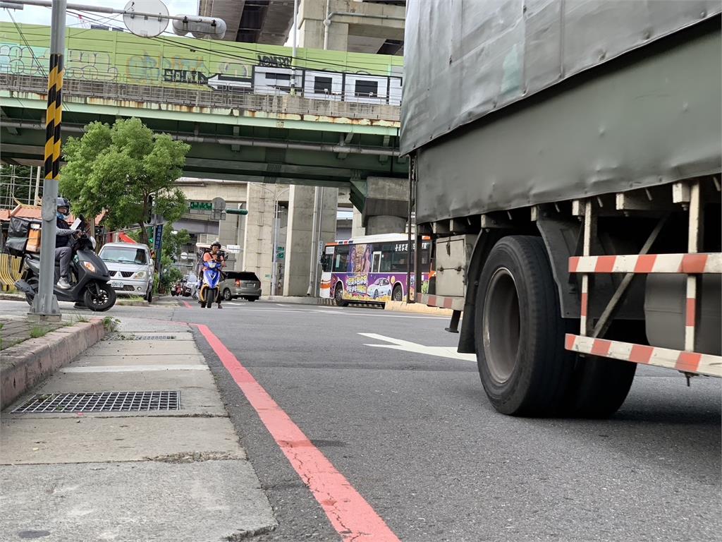 快新聞／新北市開放紅黃線停車　YouBike明凌晨2時起停營運