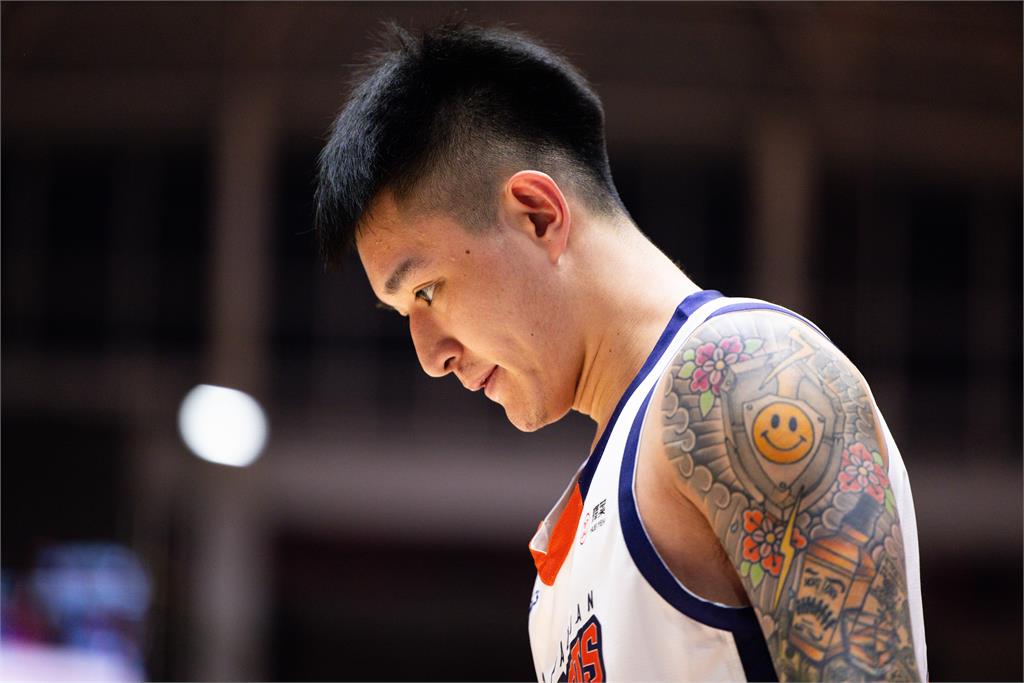 PLG(影)／獵鷹主場狂砍19顆三分球！終結領航猿開季11連勝聯盟紀錄