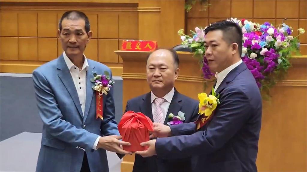 雲林縣議長補選 無黨籍議員黃凱出線 獲得32票當選