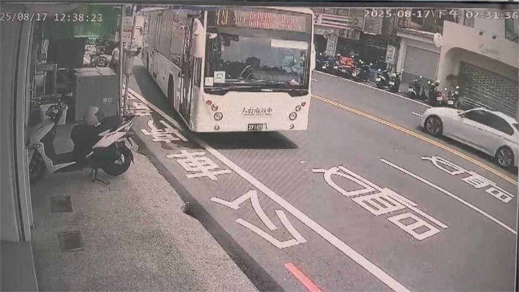 疑切車釀糾紛！轎車「車身阻擋」公車前進　影響運行遭提告強制、妨礙自由