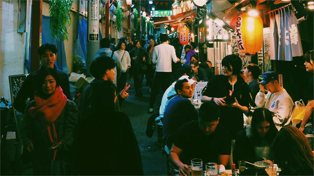 日本居酒屋「超反差1幕」吳怡霈嚇傻!日籍尪認證:上班族最真實模樣…