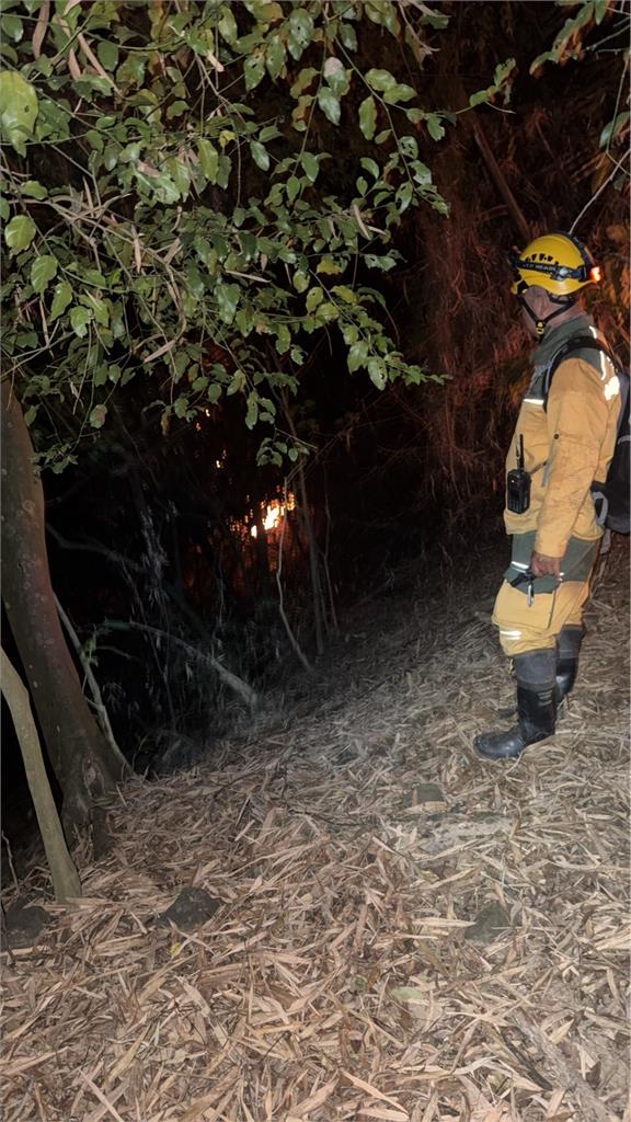 美濃近黃蝶翠谷"火燒山"! 延燒一天一夜 直升機"灑水撲滅"